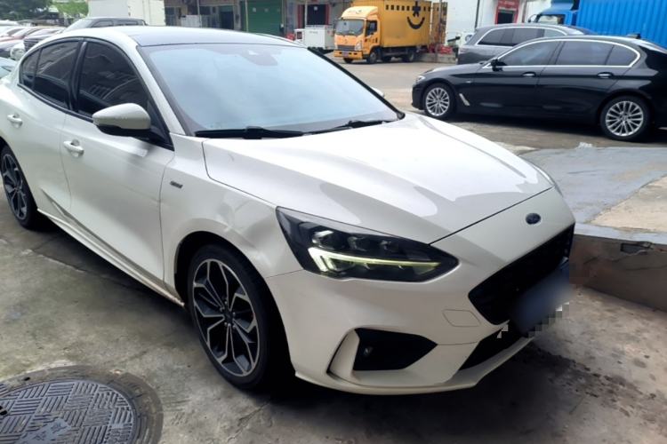 Used Ford Focus 2021 Sedan EcoBoost 180 Automatic ST Line Front Right 45 Deg