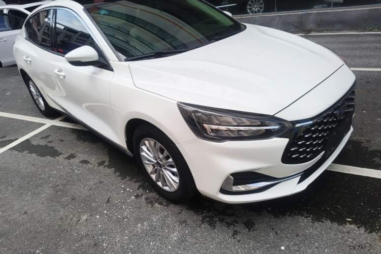 Used Ford Focus 2021 Sedan EcoBoost 180 Automatic Trendy Model Front Right 45 Deg