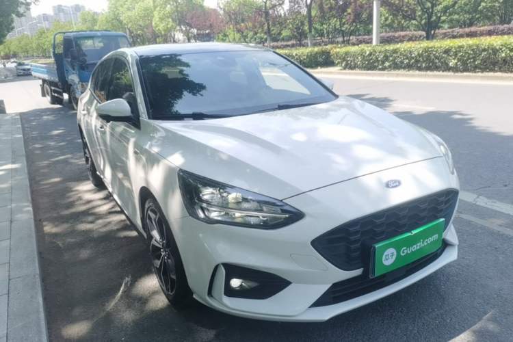 Used Ford Focus 2021 Hatchback EcoBoost 180 Automatic ST Line Front Right 45 Deg