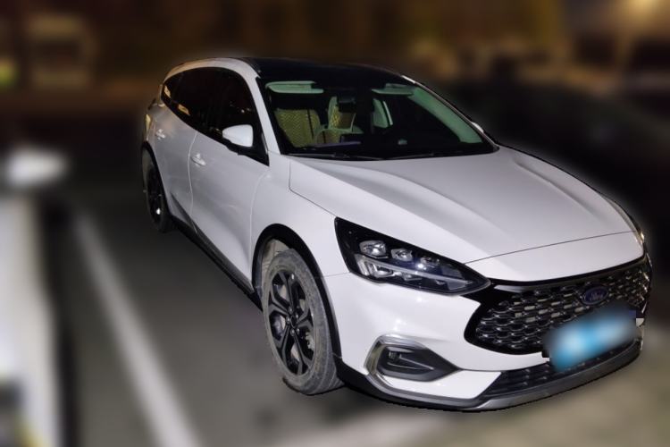 Used Ford Focus 2021 EcoBoost 180 Automatic Hunter Edition Front Right 45 Deg
