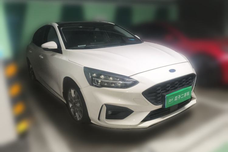 Used Ford Focus 2021 Hatchback EcoBoost 180 Automatic Titanium Edition Front Right 45 Deg