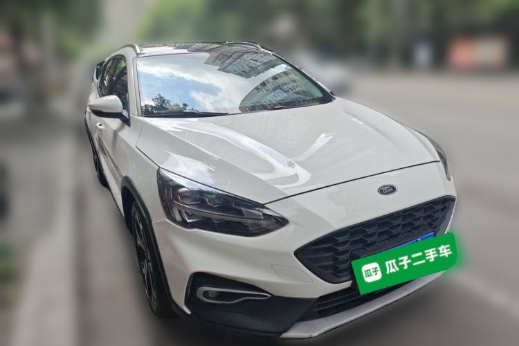 Used Ford Focus 2021 EcoBoost 180 Automatic Hunter Edition Front Right 45 Deg