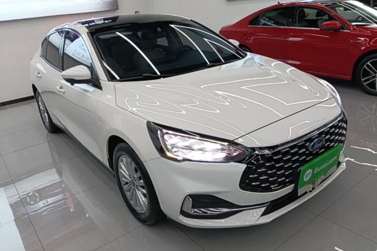 Used Ford Focus 2021 Sedan EcoBoost 180 Automatic Trendy Model Front Right 45 Deg