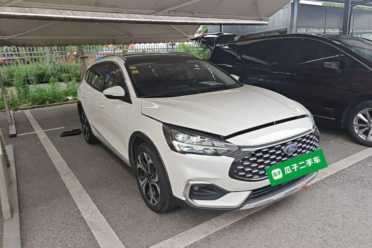 Used Ford Focus 2021 EcoBoost 180 Automatic Hunter Edition Front Right 45 Deg
