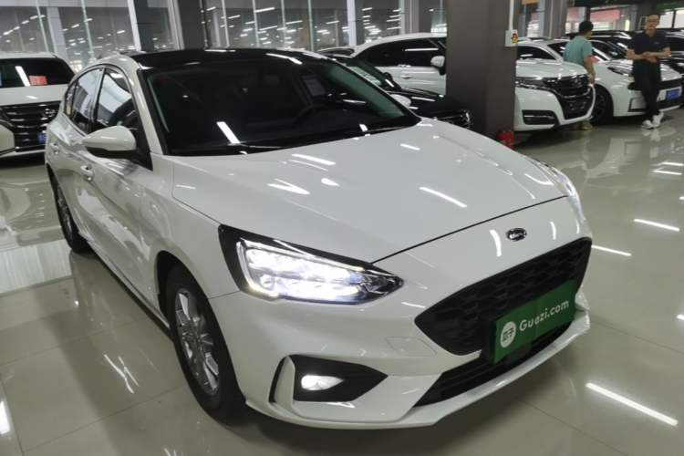 Used Ford Focus 2021 Hatchback EcoBoost 180 Automatic Titanium Edition Front Right 45 Deg