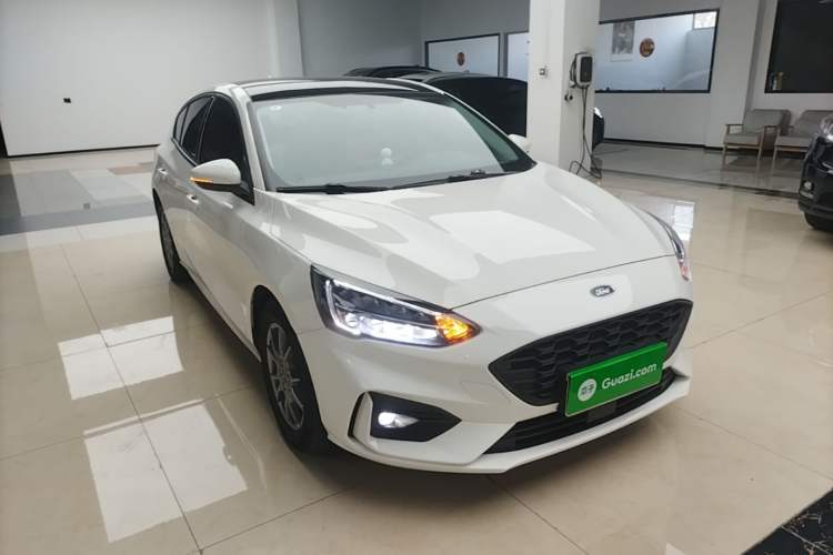 Used Ford Focus 2021 Hatchback EcoBoost 180 Automatic Titanium Edition Front Right 45 Deg