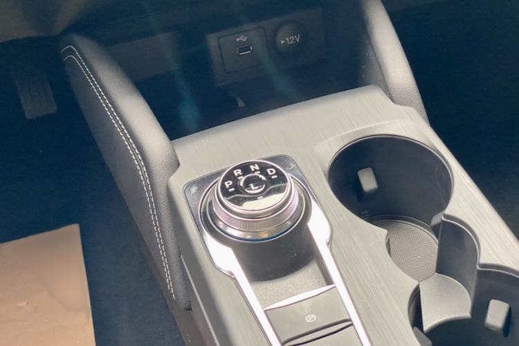 Used Ford Focus 2021 Hatchback EcoBoost 180 Automatic Titanium Edition Gear Lever