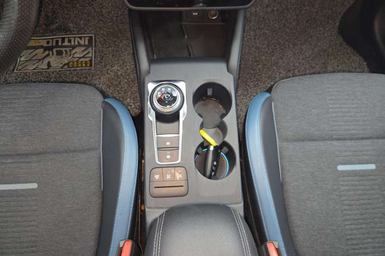 Used Ford Focus 2021 EcoBoost 180 Automatic Hunter Edition Gear Lever