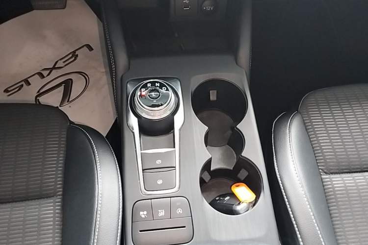 Used Ford Focus 2021 Hatchback EcoBoost 180 Automatic Titanium Edition Gear Lever