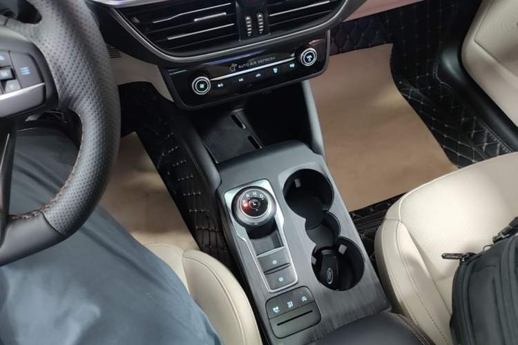 Used Ford Focus 2021 Sedan EcoBoost 180 Automatic Trendy Model Gear Lever
