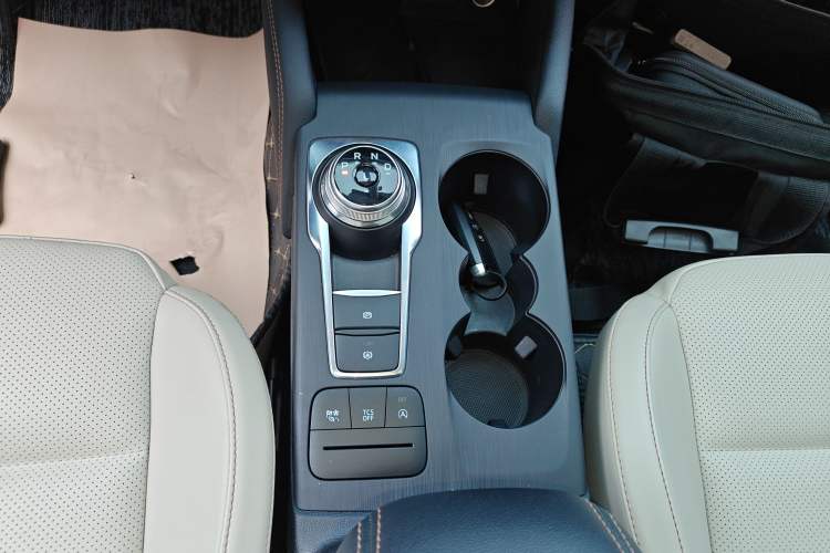 Used Ford Focus 2021 Sedan EcoBoost 180 Automatic Trendy Model Gear Lever