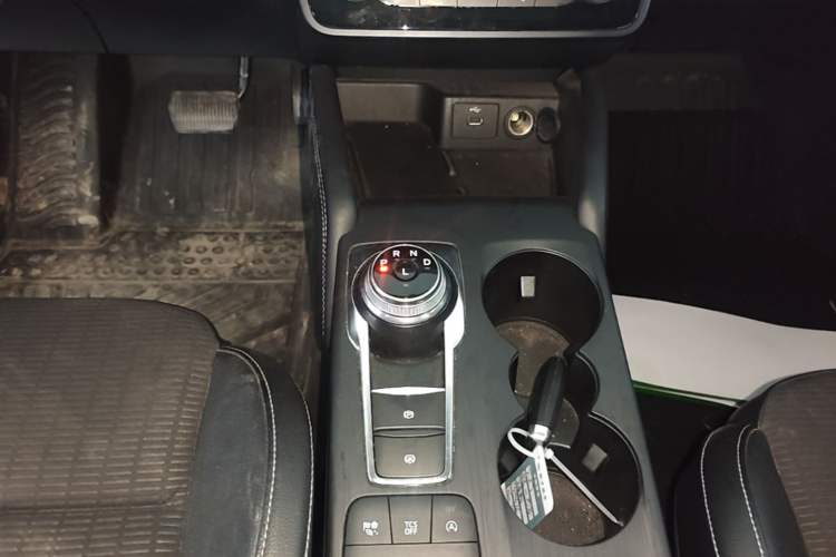 Used Ford Focus 2021 Hatchback EcoBoost 180 Automatic Titanium Edition Gear Lever