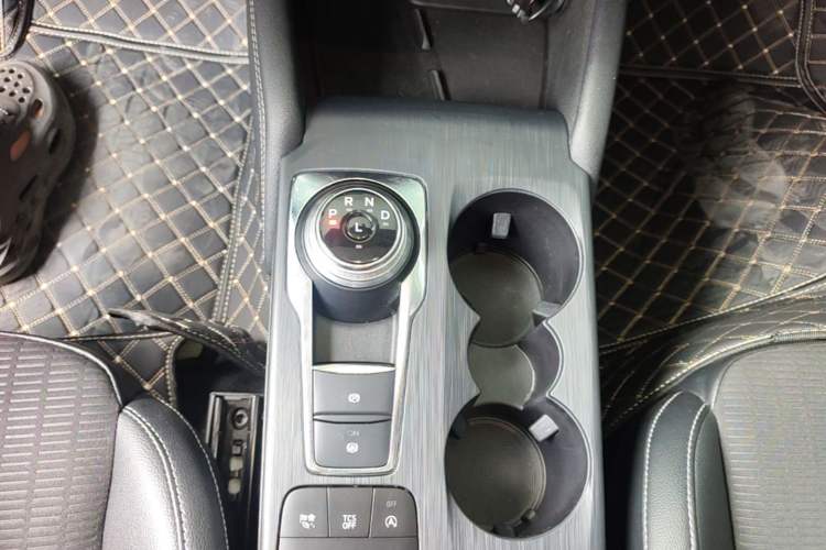 Used Ford Focus 2021 Hatchback EcoBoost 180 Automatic Titanium Edition Gear Lever