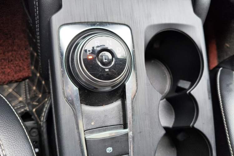 Used Ford Focus 2021 Hatchback EcoBoost 180 Automatic Titanium Edition Gear Lever