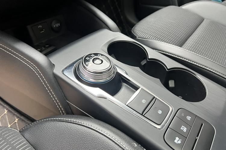 Used Ford Focus 2021 Hatchback EcoBoost 180 Automatic Titanium Edition Gear Lever