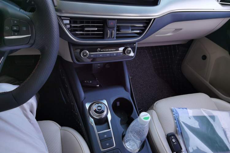 Used Ford Focus 2021 Sedan EcoBoost 180 Automatic Trendy Model Gear Lever