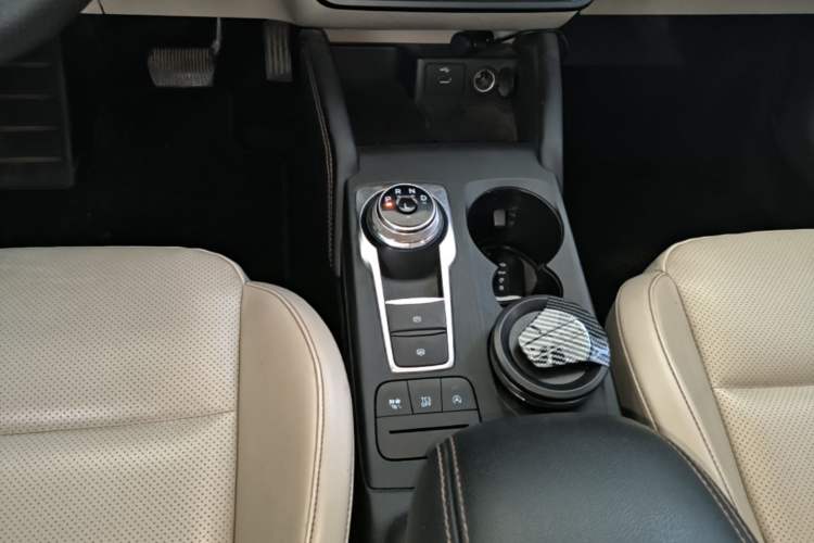 Used Ford Focus 2021 Sedan EcoBoost 180 Automatic Trendy Model Gear Lever