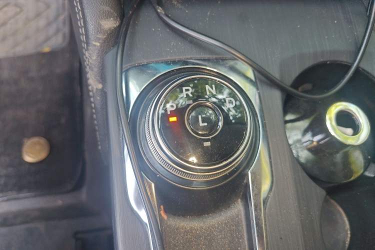 Used Ford Focus 2021 Hatchback EcoBoost 180 Automatic Titanium Edition Gear Lever