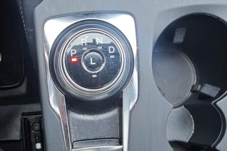 Used Ford Focus 2021 Hatchback EcoBoost 180 Automatic Titanium Edition Gear Lever