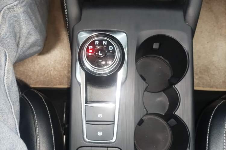 Used Ford Focus 2021 Hatchback EcoBoost 180 Automatic Titanium Edition Gear Lever
