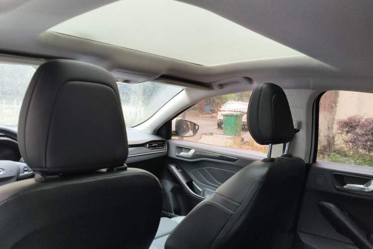 Used Ford Focus 2021 Hatchback EcoBoost 180 Automatic Titanium Edition Headliner
