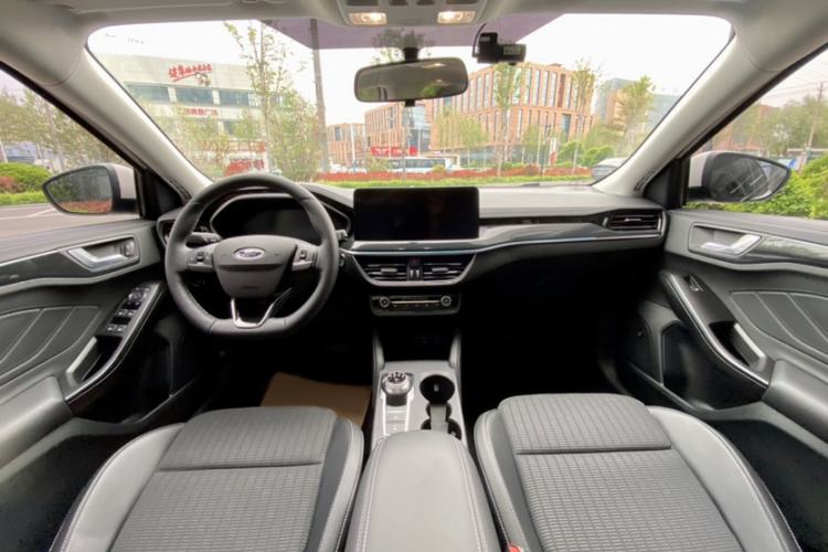 Used Ford Focus 2021 Hatchback EcoBoost 180 Automatic Titanium Edition Interior 1