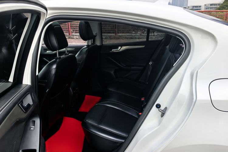 Used Ford Focus 2021 Sedan EcoBoost 180 Automatic Trendy Model Interior 1