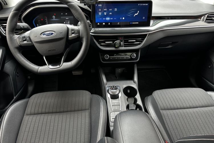 Used Ford Focus 2021 Hatchback EcoBoost 180 Automatic Titanium Edition Interior 11