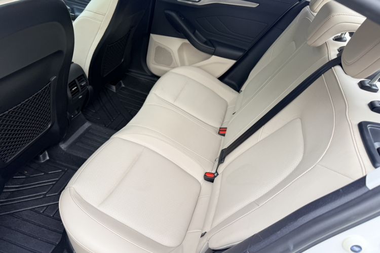 Used Ford Focus 2021 Sedan EcoBoost 180 Automatic Trendy Model Interior 2