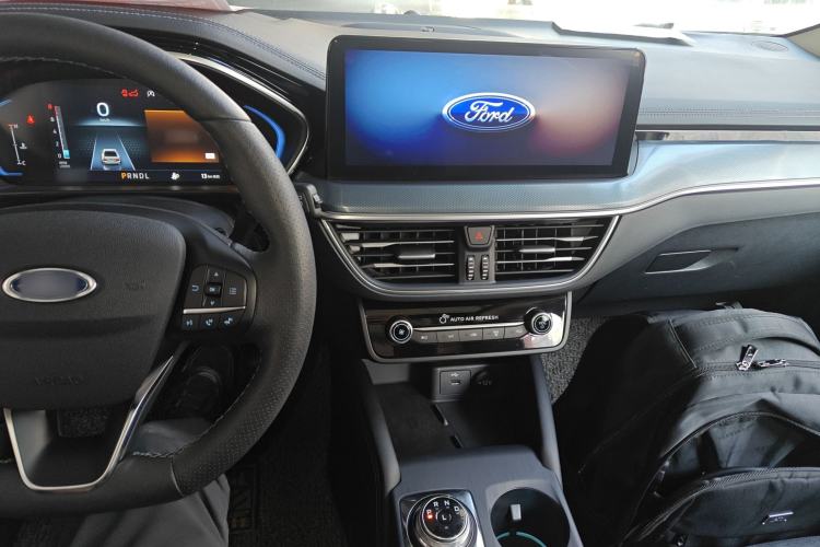 Used Ford Focus 2021 EcoBoost 180 Automatic Hunter Edition Interior 2