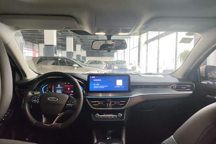 Used Ford Focus 2021 EcoBoost 180 Automatic Hunter Edition Interior 2