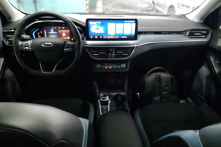 Used Ford Focus 2021 EcoBoost 180 Automatic Hunter Edition Interior 2