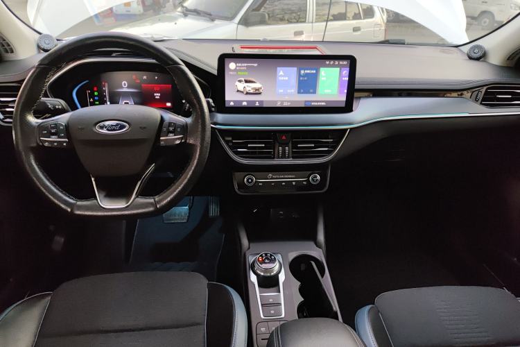 Used Ford Focus 2021 EcoBoost 180 Automatic Hunter Edition Interior 2
