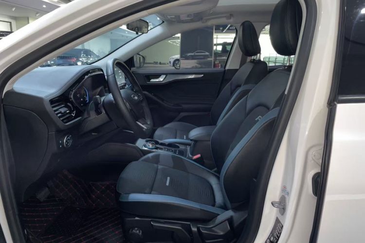 Used Ford Focus 2021 EcoBoost 180 Automatic Hunter Edition Interior 2