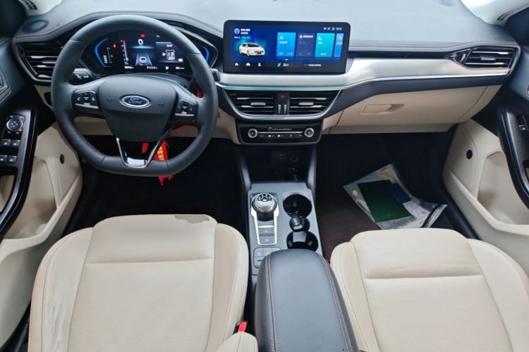 Used Ford Focus 2021 Sedan EcoBoost 180 Automatic Trendy Model Interior 2