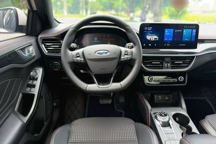 Used Ford Focus 2021 Sedan EcoBoost 180 Automatic ST Line Interior 2