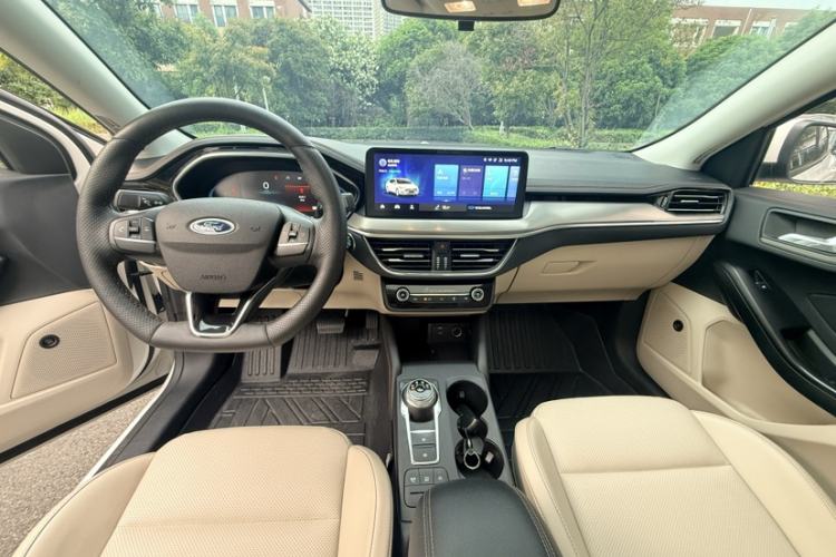 Used Ford Focus 2021 Sedan EcoBoost 180 Automatic Trendy Model Interior 3