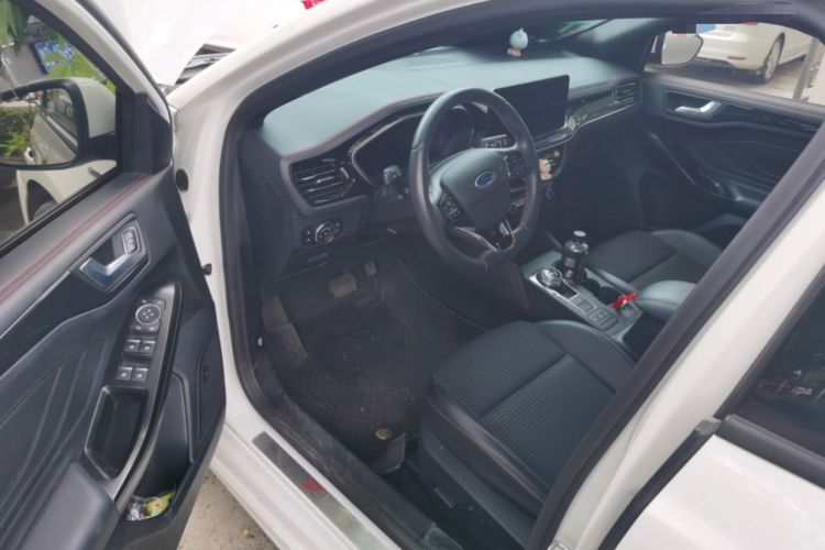 Used Ford Focus 2021 Hatchback EcoBoost 180 Automatic ST Line Interior 3