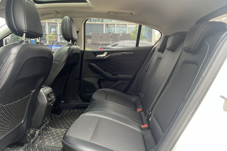 Used Ford Focus 2021 Hatchback EcoBoost 180 Automatic Titanium Edition Interior 3