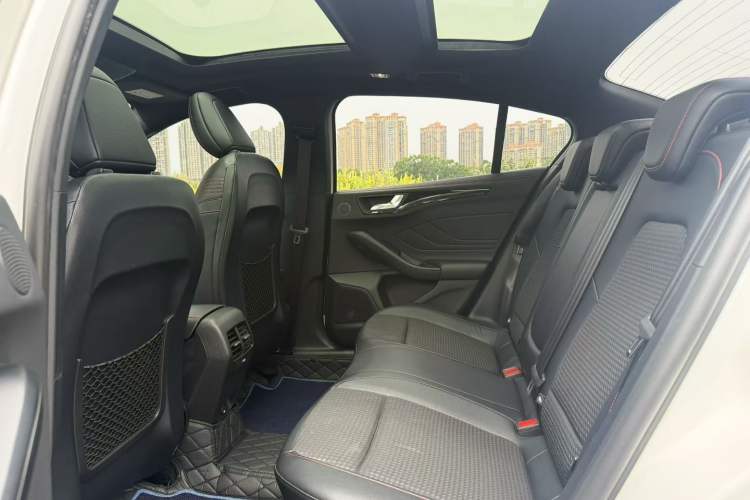 Used Ford Focus 2021 Sedan EcoBoost 180 Automatic ST Line Interior 3