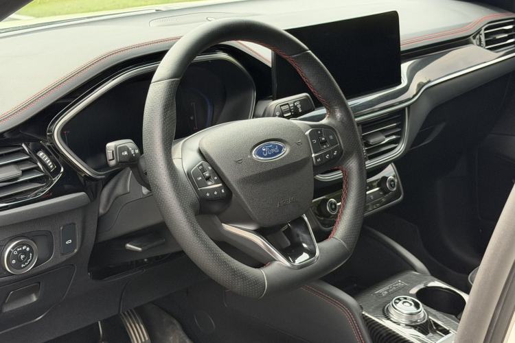 Used Ford Focus 2021 Sedan EcoBoost 180 Automatic ST Line Interior 3