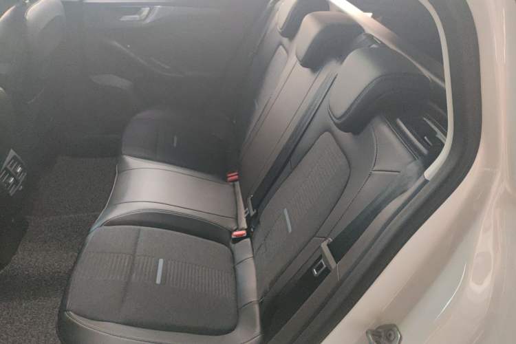 Used Ford Focus 2021 EcoBoost 180 Automatic Hunter Edition Interior 4