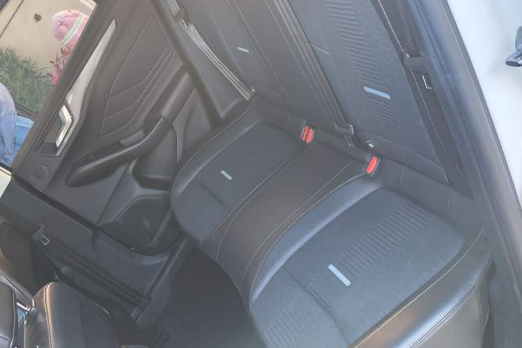 Used Ford Focus 2021 EcoBoost 180 Automatic Hunter Edition Interior 4