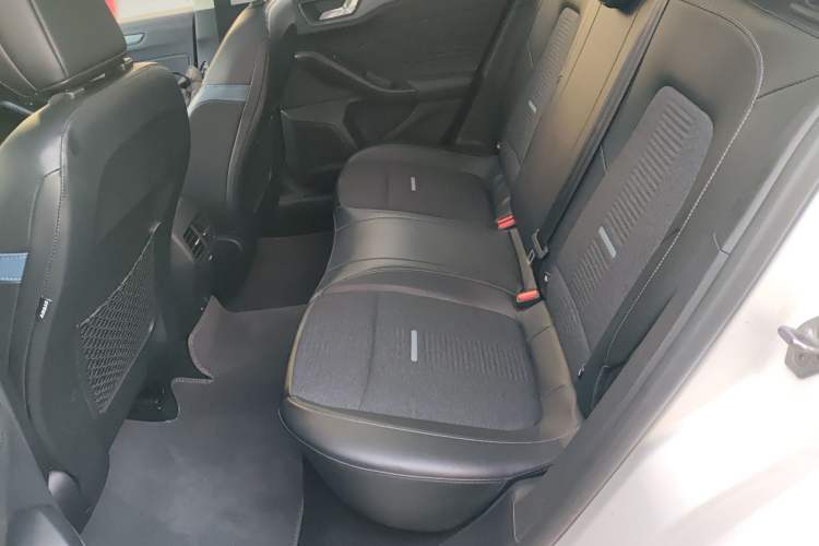 Used Ford Focus 2021 EcoBoost 180 Automatic Hunter Edition Interior 4