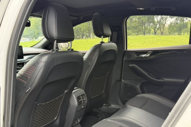 Used Ford Focus 2021 Sedan EcoBoost 180 Automatic ST Line Interior 4