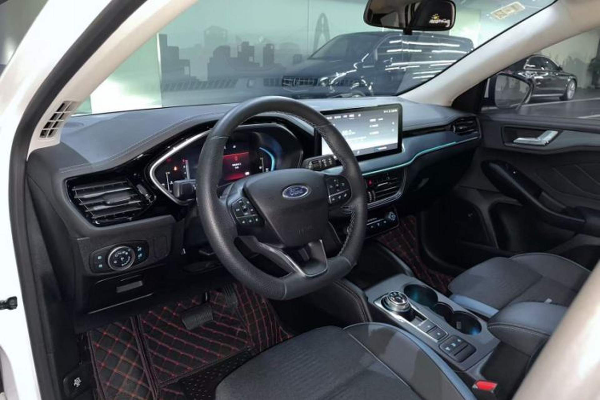 Used Ford Focus 2021 EcoBoost 180 Automatic Hunter Edition Interior 5