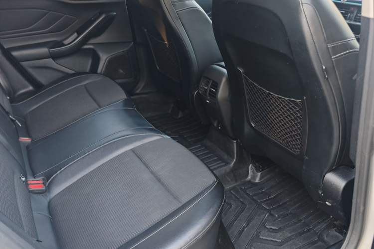 Used Ford Focus 2021 Hatchback EcoBoost 180 Automatic Titanium Edition Interior 5
