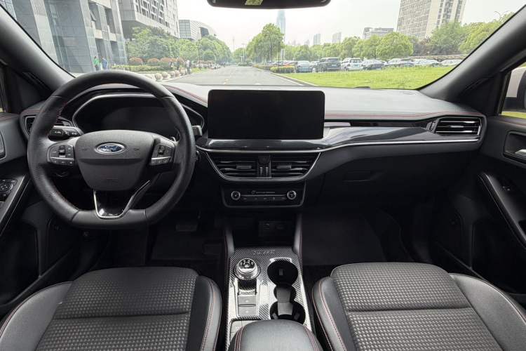 Used Ford Focus 2021 Sedan EcoBoost 180 Automatic ST Line Interior 5