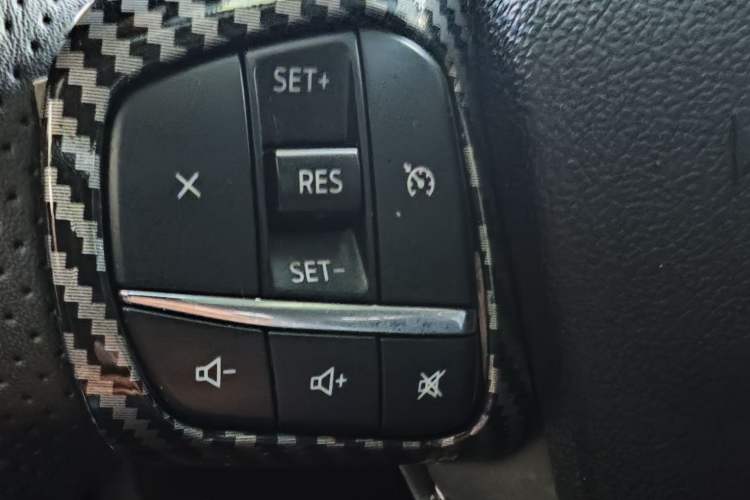 Used Ford Focus 2021 Hatchback EcoBoost 180 Automatic Titanium Edition Interior 7