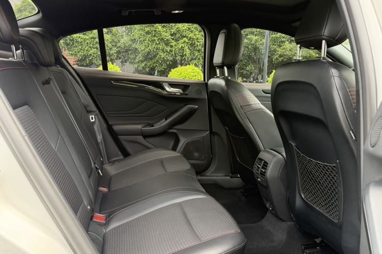 Used Ford Focus 2021 Sedan EcoBoost 180 Automatic ST Line Interior 7